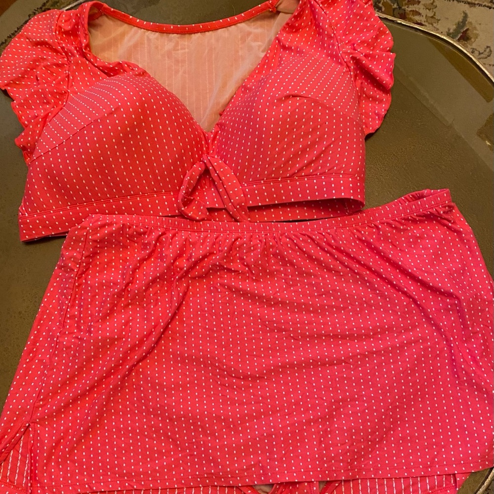 Plus sized swimsuits—all 3! - Picture 15 of 16